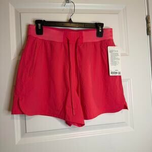 Lululemon license to train short